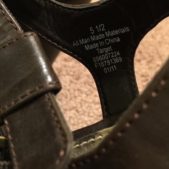 Sandals - Picture 2 of 3