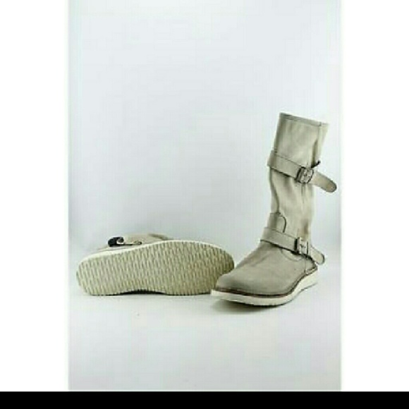 Woman Boots - Picture 3 of 4