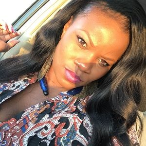 Meet your Posher, Ebony