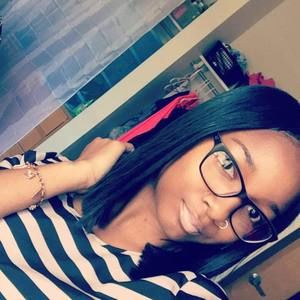 Meet your Posher, Deriona