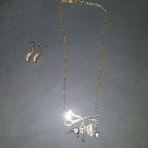 Stylist necklace and earring set