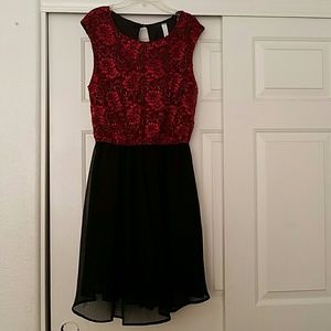 Stunning Red/Black Lacey Dress