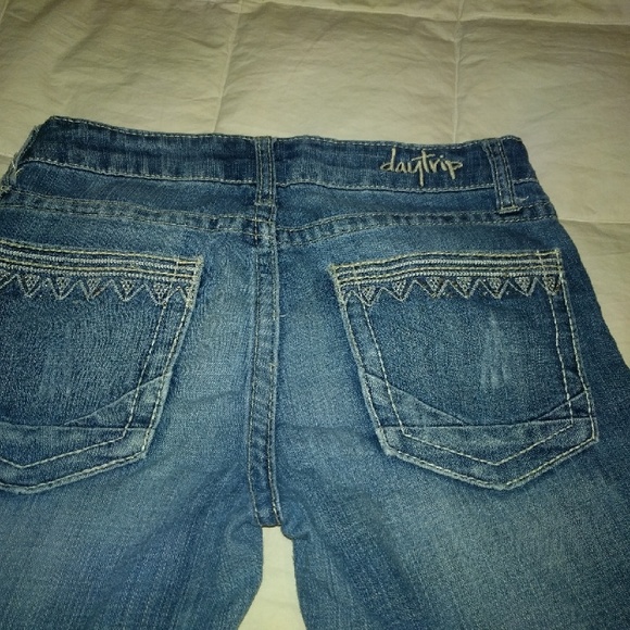 BUCKLE STORE ELCLUSIVE,  GIRLS - DAYTRIP JEAN - Picture 1 of 4