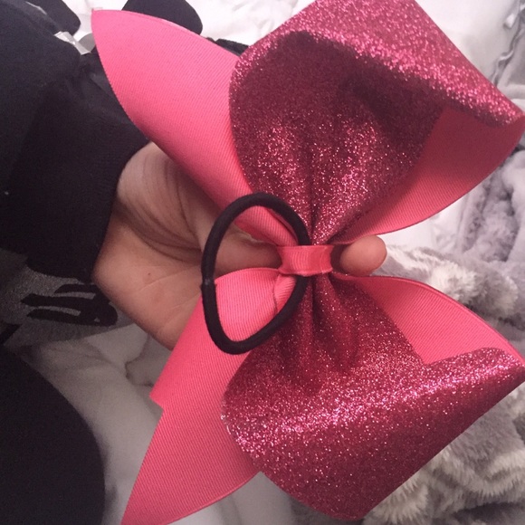 Cheer bows - Picture 3 of 4