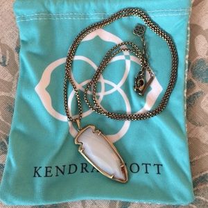 Kendra Scott necklace