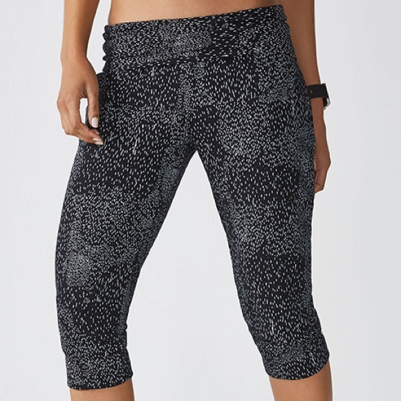 Fabletics Hamilton Crop Sweatpants