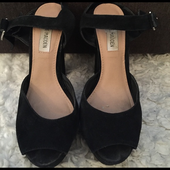 Steve Madden Shoes - Steve Madden Suede Sandal Pumps