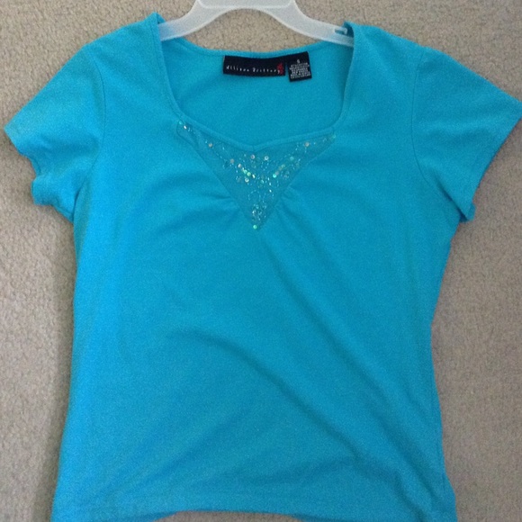 Fancy tee with mesh and sequins