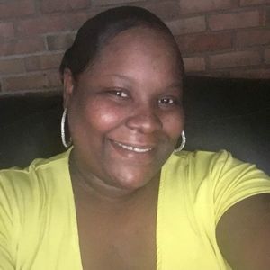 Meet your Posher, Elaina