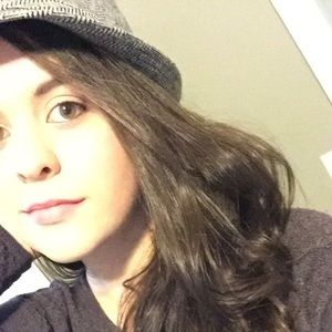 Meet your Posher, Kerra