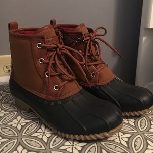 Tommy Hifiger Duck boots 🔸make me an offer🔸