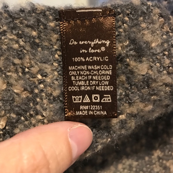 Brown and cream wrap - Picture 2 of 3