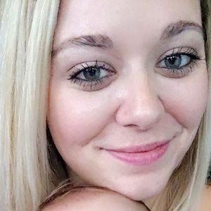 Meet your Posher, Katelyn