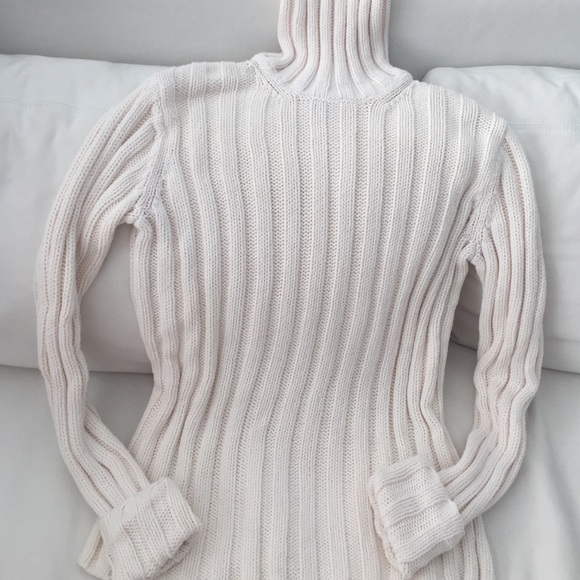 Rib knit turtleneck
