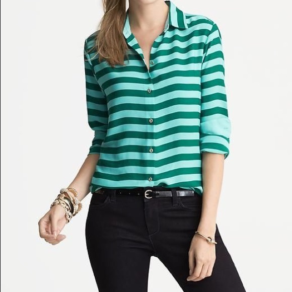 Banana Republic blouse. Size M