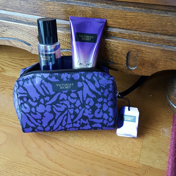 Victoria's Secret Other - VS Love spell