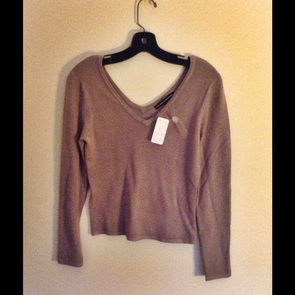 3/4 sleeve, V neck & back knit top