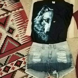 Akira high-waisted shorts and wolf shirt