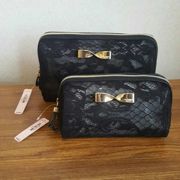 🎉NWT VS Makeup Bags