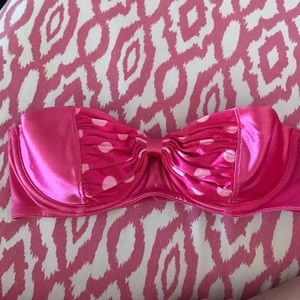 Super cute Victoria secret strapless bra