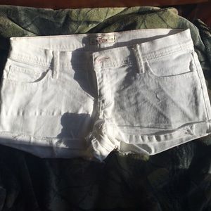 Hollister short shorts size 7. NWOT.