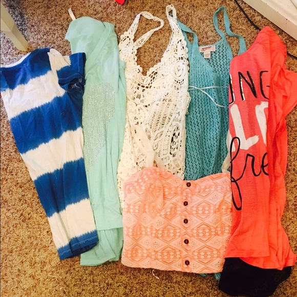 Super cute clothes bundle 6 shirts!!!