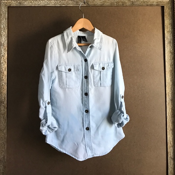 2 pocket, light-washed denim button-up.