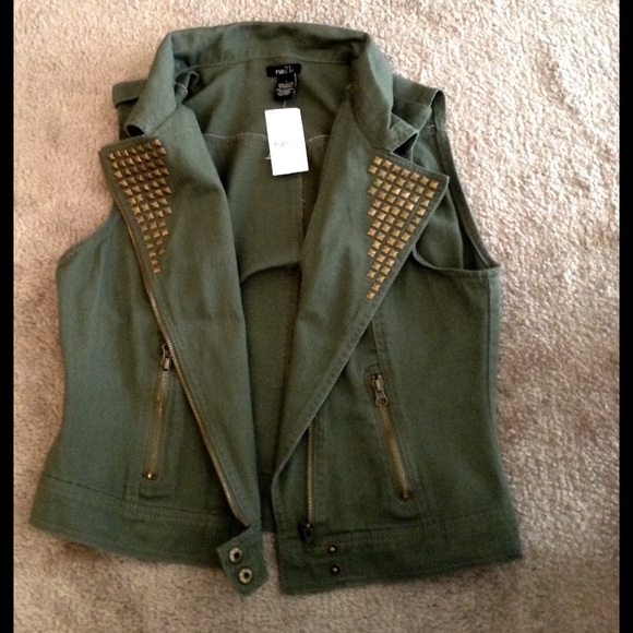 Olive green , motorcycle vest HP " Girl Boss"😀🌻 - Picture 2 of 3