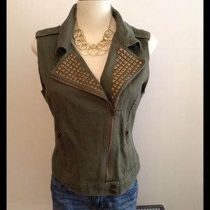 Olive green , motorcycle vest HP " Girl Boss"😀🌻