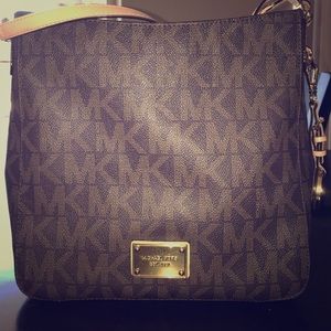 Michael Kors Luggage Cross-body bag