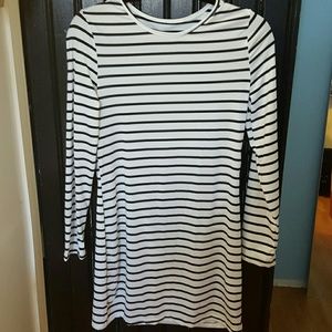 Nwot stretchy striped tunic