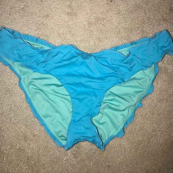 Ruffled VS Bottoms