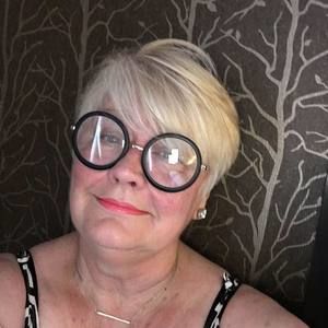 Meet your Posher, Connie