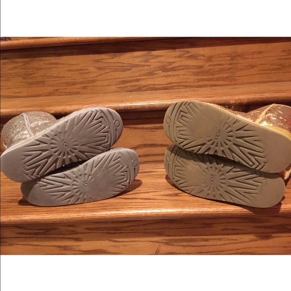 uggs❌❌SOLD❌❌ - Picture 3 of 4