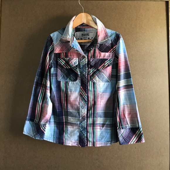 Multicolored, long-sleeved, snap closure button-up