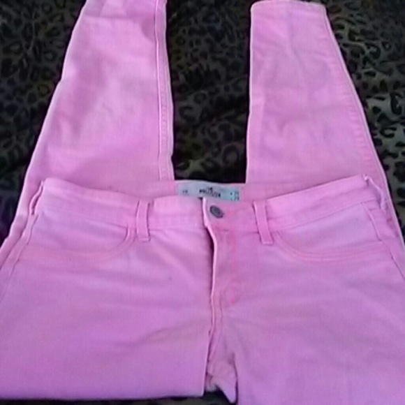 Hollister hot pink skinny jeans !