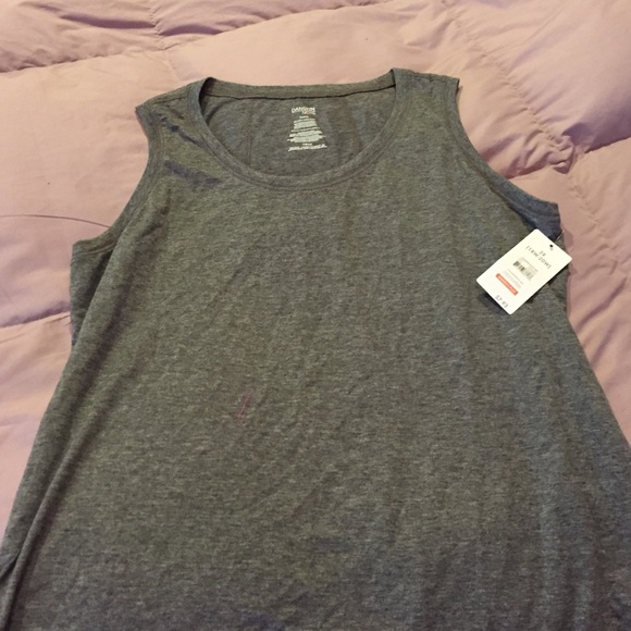 NWT sleeveless workout shirt