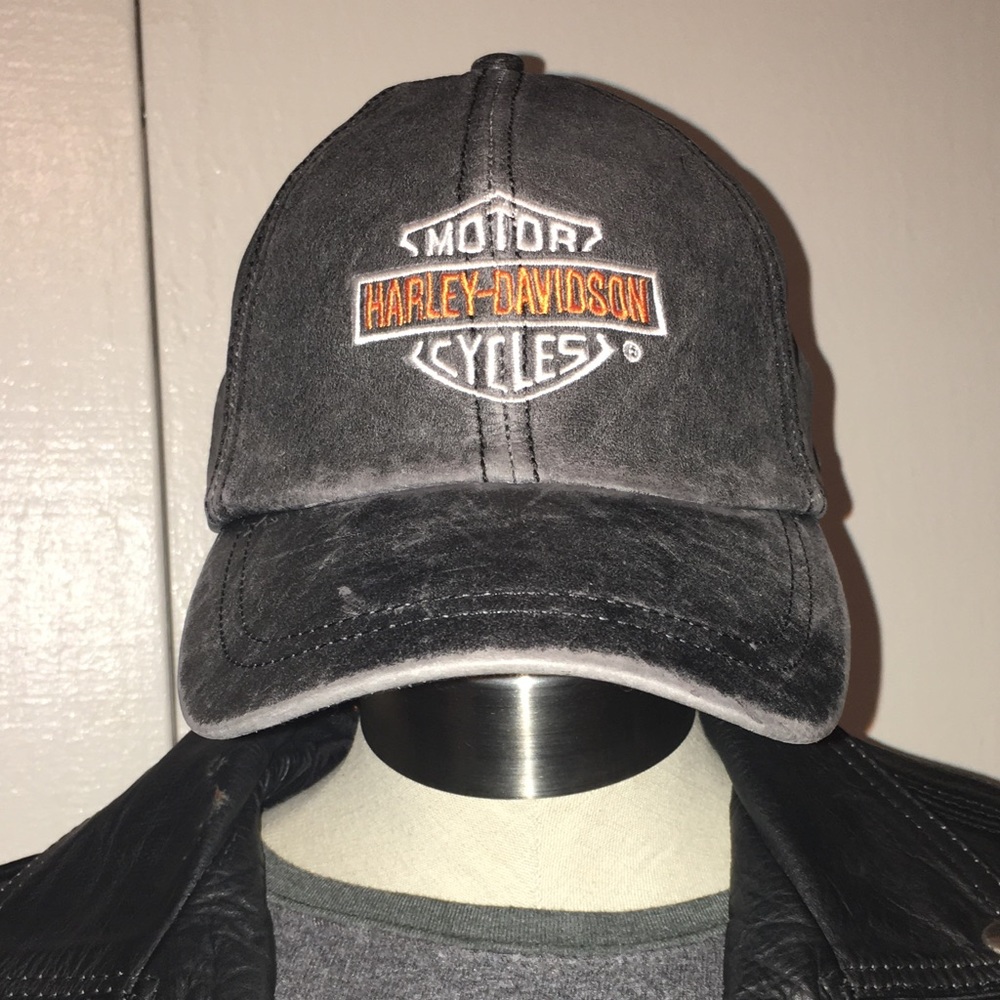 SOLD ‼️ Vintage leather Harley Davidson Hat