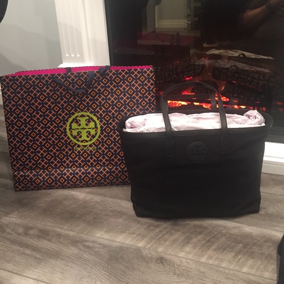 Tory Burch Accessories - ‼️Taking Offers Wanna Sell‼️‼️