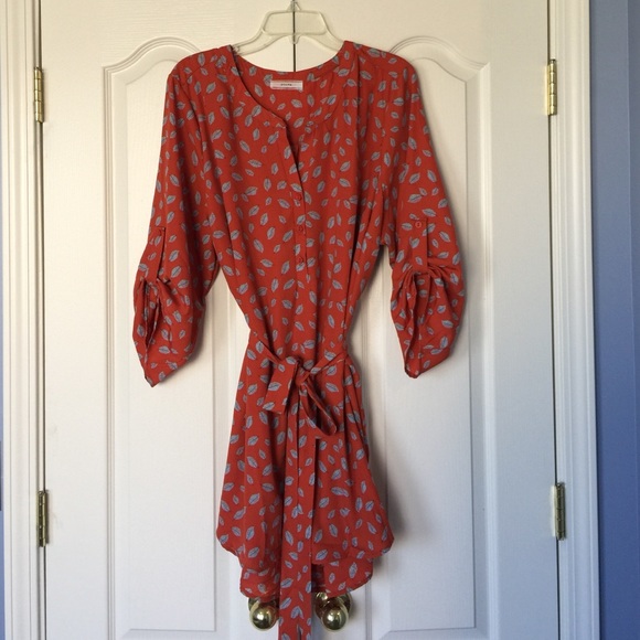 poema Tops - ModCloth leaf print tunic top