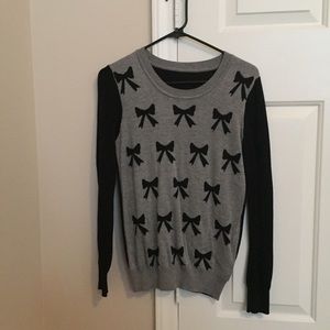 Bow sweater