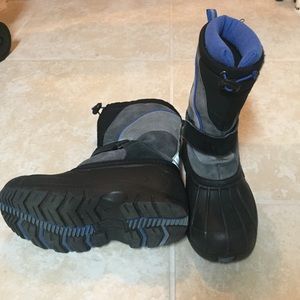 Totes boys winter boots size 2