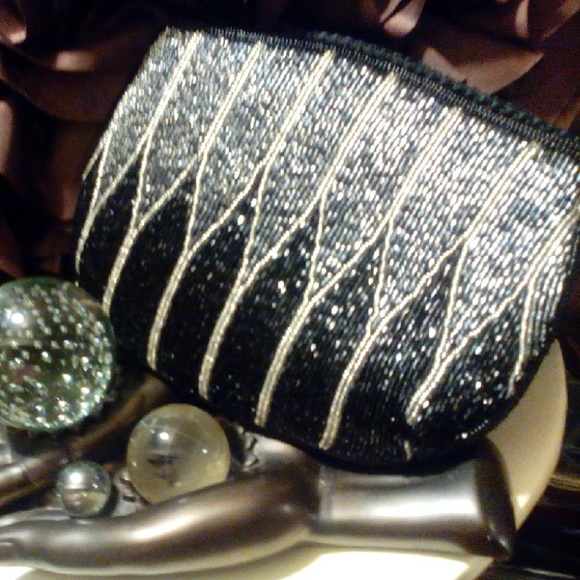 Handbags - Gorgeous beaded evening clutch