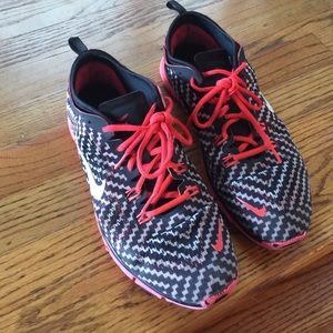 Nike tennis shoes size 9&1/2
