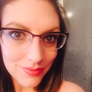 Meet your Posher, Lacey