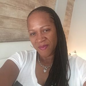 Meet your Posher, Juanita