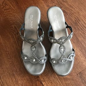 Elegant wedge sandal