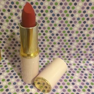 NEW Mary Kay Lipstick: Cherries Jubilee