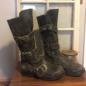 Gee Wawa Jim Barnier 3 buckle boots.