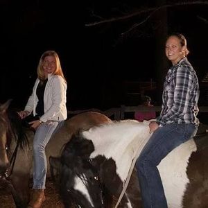 Meet your Posher, Leslie